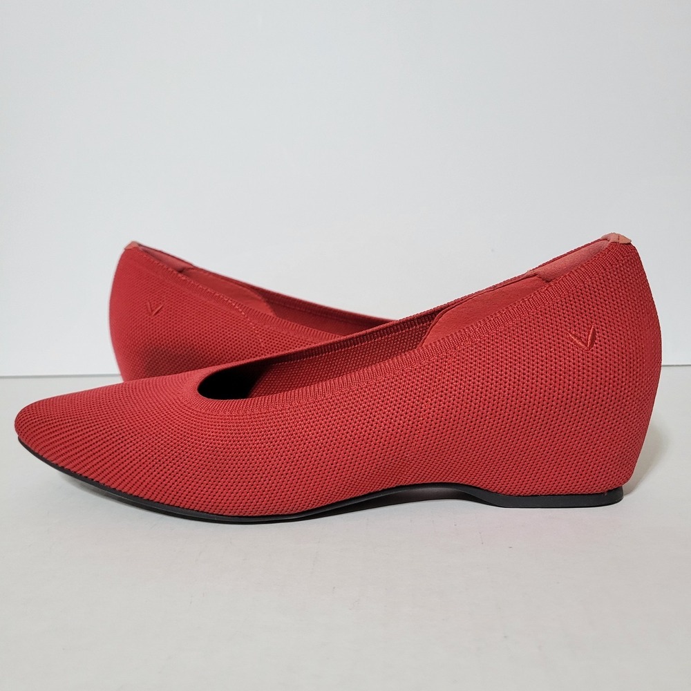 Vivaia Mackenzi Small Square-Toe Low Wedge Heels Ruby Red Size 39.5 8.5